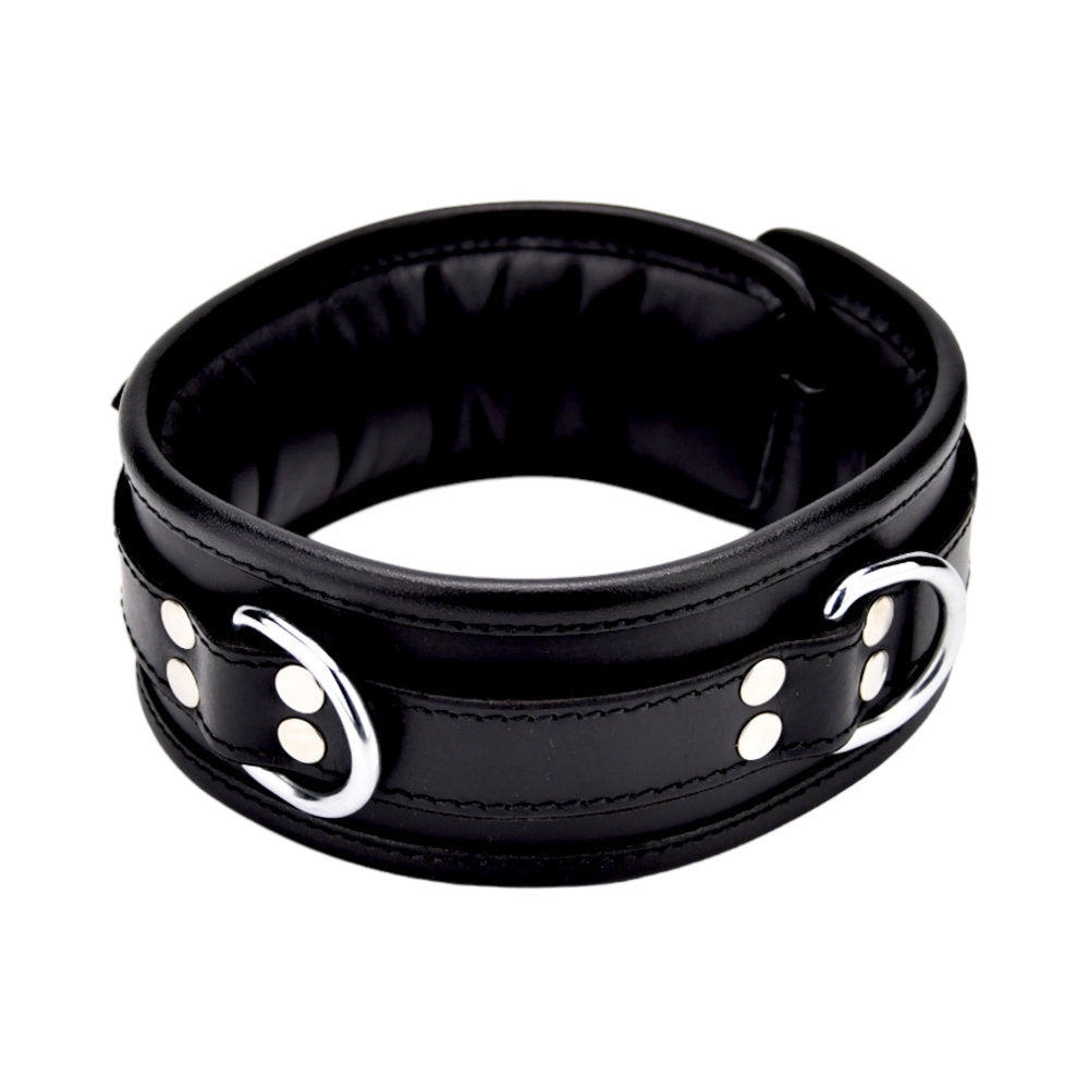 Bondagehalsband i läder med ring